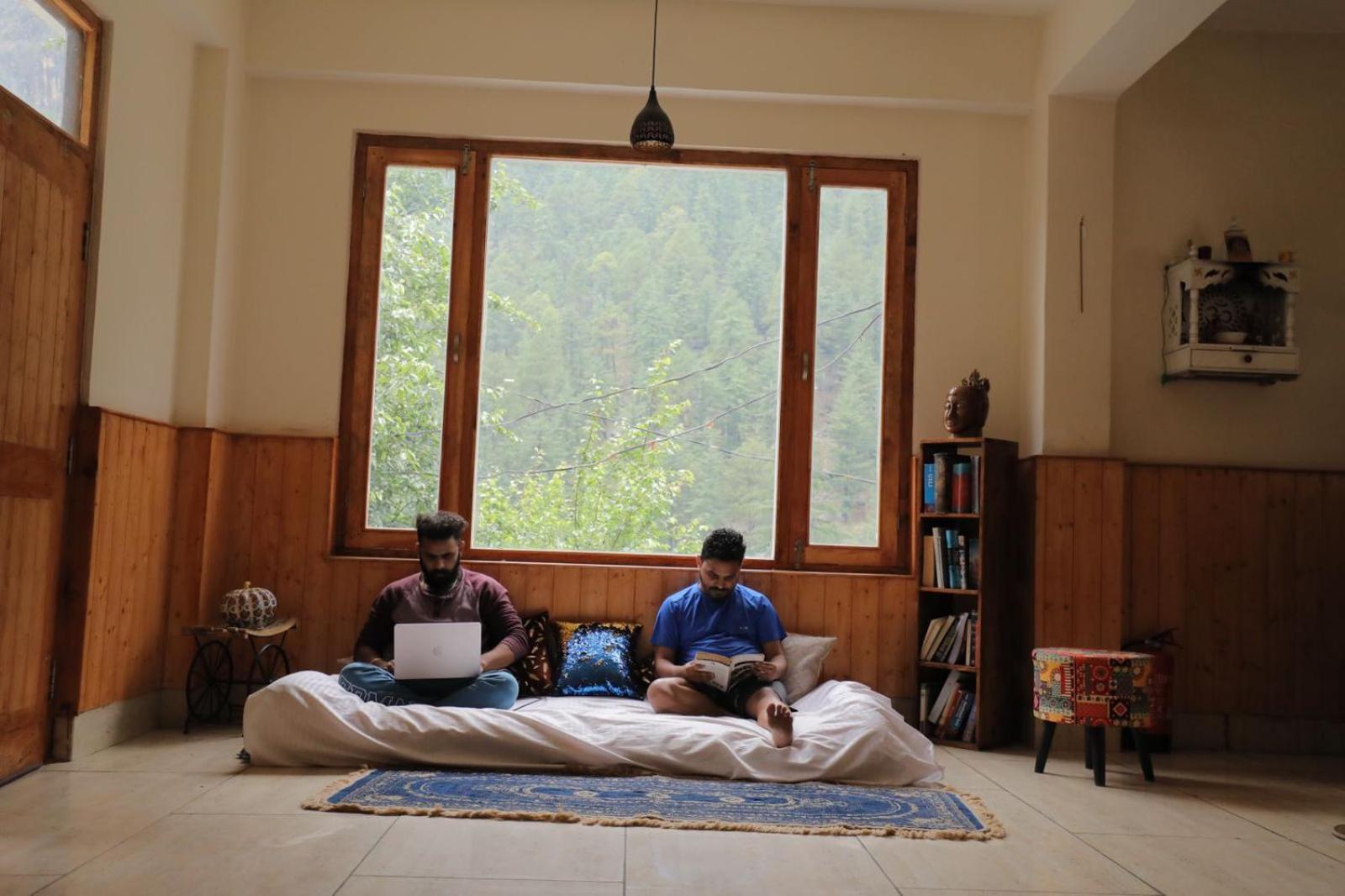 Shangri-La Rooms & Restaurant Kasol Bagian luar foto